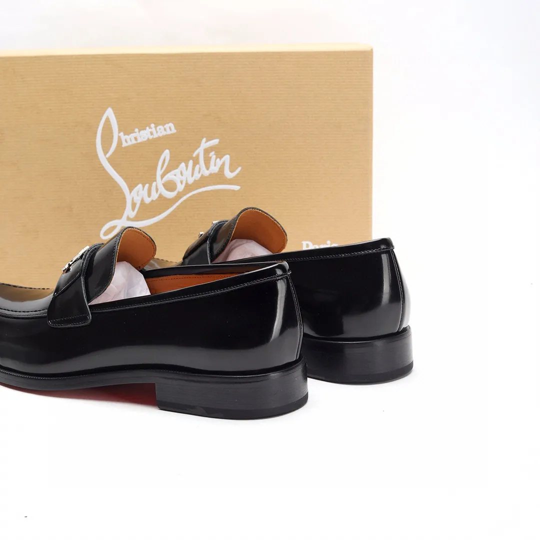 Batch 1,080 yuan 💰••New real shots••CL～High-end men’s 👔casual•loafers with red soles! ••🆑Genuine and top-quality goods from original orders ••✅💯 Purchase goods from top-quality original orders! Original imported patterned cowhide ➕Imported cowhide lining ➕Cowhide feet ➕Original leather outsole~🉑️Feel free to compare the authentic ones! Size: 38-44 (45.46.47 can be customized)